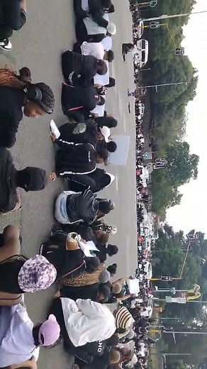 🚨 Protest Action – Auckland Park 🚨 A Gender-Based Violence (GBV) solidarity protest is currently taking place near the intersection of Kingsway Avenue and University Road outside UJ Gate 1A. Organisers, including the UJ EFFYC and partnering student and legal groups, are marching in purple and black to stand in solidarity with women, children and survivors affected by GBV across South Africa. The movement calls for justice, dignity, protection and an end to violence and injustice. Law enforceme