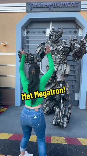 Met Megatron at Universal Studios Hollywood | Transformers
