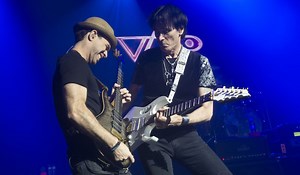 Dave Weiner retires from Steve Vai's band after 23 years, and announces his successor