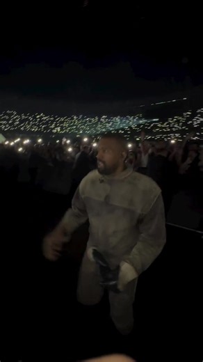 Video de уe (@yerelated_) relacionado con “Kanye West I Wonder Performance”