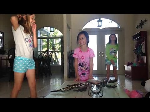CUTE LITTLE GIRLS DANCE TO AUSTIN MAHONE'S MMMYEAH!