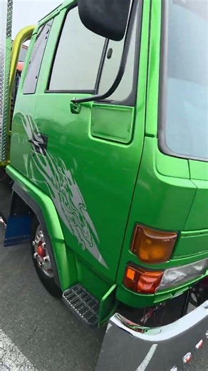 #有限会社ピュア#ゴーストフィルム山梨 #ピュアゴースト #積載車の花道 #積載車 #キャリアカー #トラック#track #ブラックミラー #ブラックミラーフィルム #automobile #車
