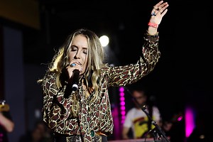 LISTEN: Lainey Wilson Holds True to Her Values in 'Things a Man Oughta Know'