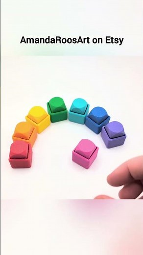 A whole rainbow of clicker fidgets! 🌈
