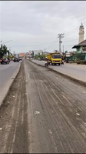 MEDIA HEK TUBO GALE on Instagram: "Ya semoga bae sudah ni d tambal Ken. Agek laju timbul benih2 ikan kecil alias berudu hehehe Lokasi jalan lintas Banyuasin deket mesjid di Simpang mega asri"