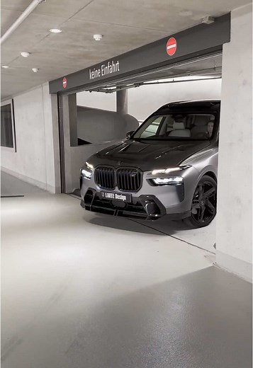 BMW X7 Customized with LARTE Body Kit