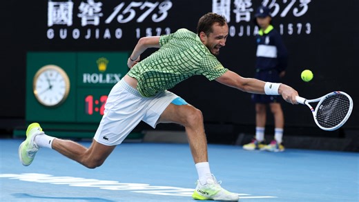 Медведев уступил Тьену в четвертом круге Australian Open, проиграв один сет всухую
