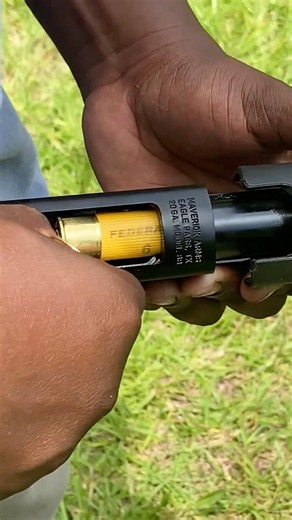 2 Easy Ways to Unload a Mossberg Maverick 88 Safely! #shorts