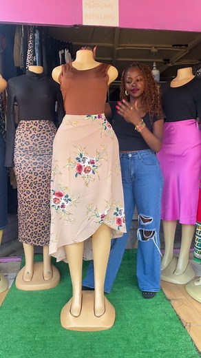 Wrap skirt outfit#fashioninspo#outfitideas4you#stylingtips#skirts#bodysuits | Fay Happy | Facebook