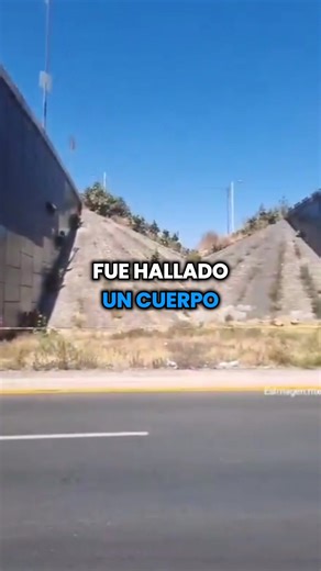 🚨 Hallan un cuerpo en la recta a #Cholula y #Periférico Ecológico. Visita 🌐 atiemponoticias.mx y síguenos en A Tiempo Noticias.