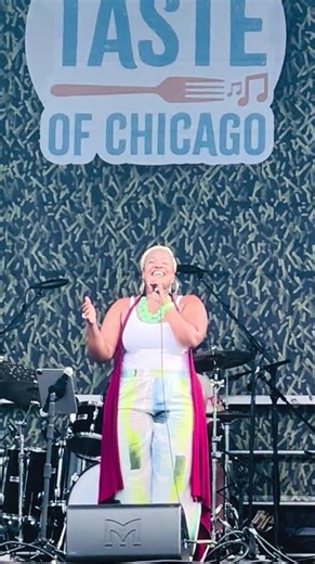 Rashada Dawan performing at Taste of Chicago 2024