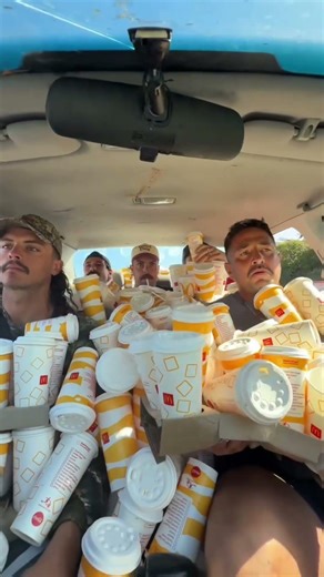 😱😱😱 Idiot core 😂😂😂 #funny #fails #fyp #memes