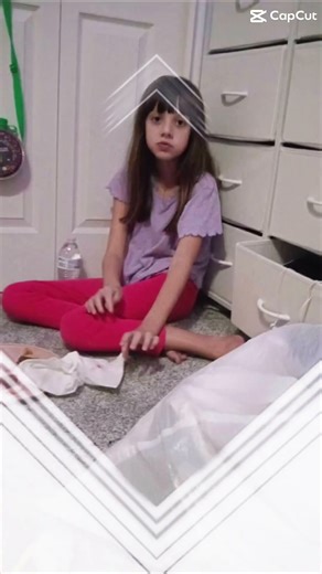 ✂️ The most satisfying paper rip ever!