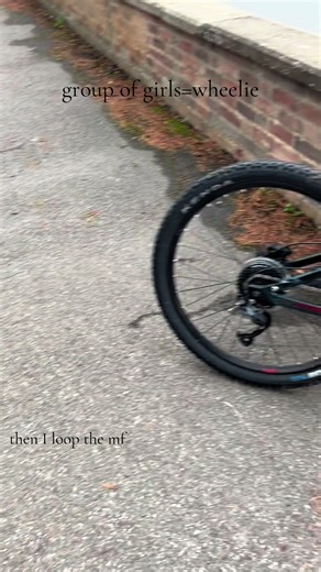 Stunning Onewheel Bike Loop Performance