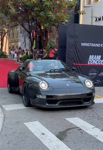 Porsche 911 Speedster Remastered by Gunther Werks