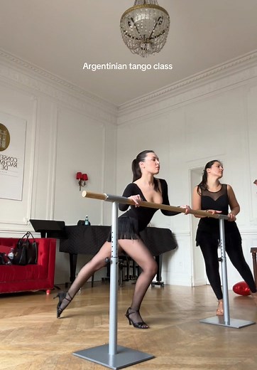 Argentinian Tango Class in Paris