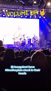 Tom Morello & Rise Against headline Defend Minnesota at First Ave with surprise guest Bruce Springsteen 🤘#92kqrs #THEBOSS #streetsofminneapolis | 92 KQRS