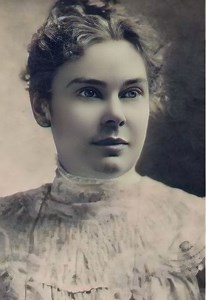 🌕 La Increíble Historia de Marjorie McCall: La Mujer que Vivió Dos Veces 🌕 En el tranquilo pueblo de Lurgan, Irlanda, en el año 1695, una mujer llamada Marjorie McCall fue declarada muerta debido a una misteriosa fiebre. Su familia, devastada, la enterró rápidamente para evitar la propagación de la enfermedad. Sin embargo, la historia de Marjorie no terminó ahí. Esa misma noche, unos ladrones de tumbas intentaron robar el valioso anillo que llevaba puesto. Al no poder sacarlo, decidieron corta