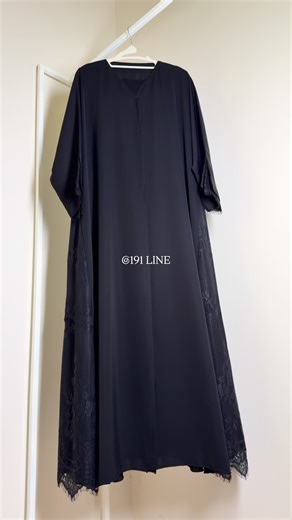 191 LINE on Instagram‎: "⁨ عباية دانتيل عمليه🖤 26 OR🇴🇲 260 AED🇦🇪 -نوصل لدول الخليج فقط #اكسبلور #fyp #explore #عُمان #عبايات⁩"‎