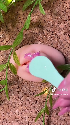 Sketchy ASMR Lip Mask Spa for a Perfect Look