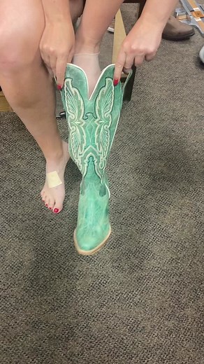 Turquoise Cowgirl Boot Haul with Alex Earle and Ashley Jackson