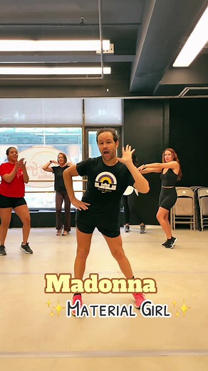 Nyc Dance Class with this icono song by @madonna ✨ Who’s coming to the next classes? #danceclass #newyorkcity #madonna #materialgirl #80s