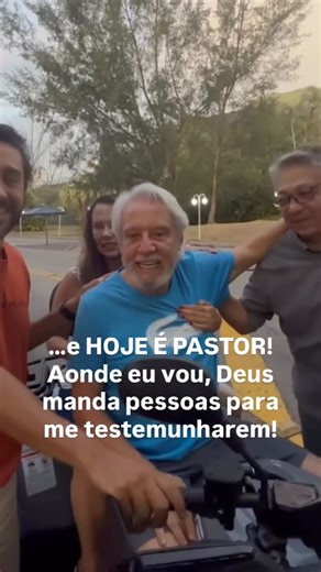 Juanribe Pagliarin on Instagram: "Eu realmente não tenho ideia de quantas almas Deus me permitiu ganhar. Em todos os lugares que me encontram, nos mais inusitados, em todo o Brasil, homens e mulheres vem me contar que se converteram com a minha pregação pelo rádio e pela TV. Milhares se tornaram Pastores e hoje fazem o mesmo trabalho que eu faço! Agradeço a Deus o dom e a graça que Ele me concedeu para ganhar almas e despertar vocações! Por isso eu sei que ninguém pode parar o que Jesus começou!