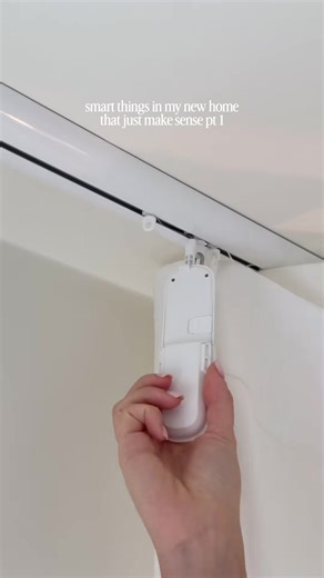 https://a.co/d/6G4Mzsm Open and close your curtains automatically with this smart gadget! It's super easy to install, app-controlled, and you can even set custom schedules. Add the solar-powered battery for truly hands-free convenience — no charging needed!#