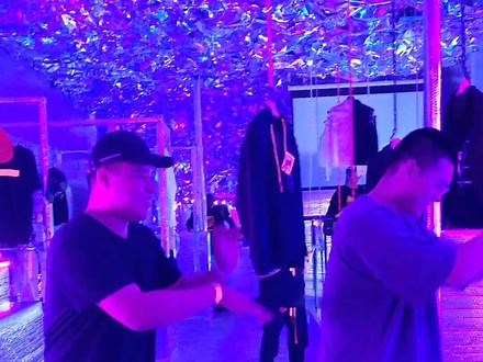 尝试做个精神小伙！ #野狼disco #酱式vlog #梗子