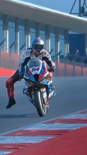 The start of the #WorldSBK Championship is here! Who’s ready for some hard breaking and hard charging battles ⚔️ in Australia 🇦🇺 #DominoRacing #DominoControl #DominoPower #readtorace #madeinitaly | Domino Racing