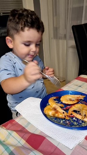 #fürdichseite #amoremiogrande❤️ #hahahhahhahahhahhahhhahahhahhaahhahh #andiamovirale🔥🔥🔥 #voliamoneixte✈🦁🔝💯💥💣 #fürdichseiteシ #foryoupage #viaconiperte😂😂❤️ #forzanapolisempre💙💙💙💙