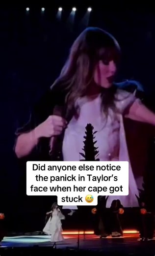 Taylor Swift: Wardrobe Malfunction Moment