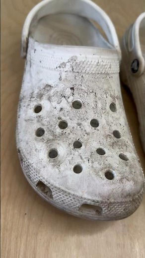 Best way to clean crocs #shoelada #shoecleaner #chulada #150bucks