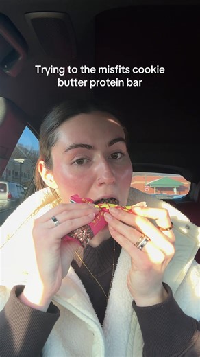 Misfits Cookie Butter Protein Bar Review