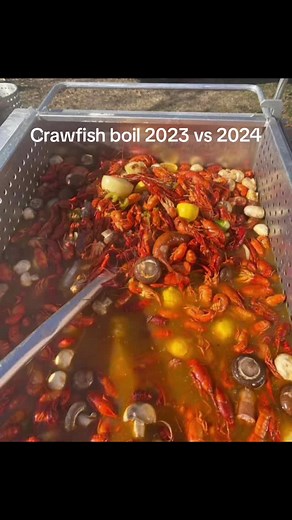 We are all missing our crawfish boils, but while we wait, we will hydrate around the Cajun Two Step candle! Something about the smell of the boil to get you going. #cajuncrawfishboil #thatsmell #crawfishseason2024 #crawpocalypse2024