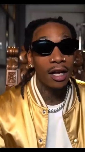 Wiz Khalifa - Black And Yellow - (Official Music Video)
