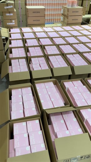 👀✨ Mikids Twinkle Eyez Plus 升级版来啦！护眼黑科技，一包搞定！🍇 超赞葡萄果口味，喝下去像Ribena，孩子也爱，大人更离不开！撕开即喝，泡水也行，一小包灵活多变，每天护眼so easy～📱 长时间对着手机、电脑、平板？Twinkle Eyez Plus经过6位数临床验证，医生也高度认可 ✔真正有科学依据的护眼保健，呵护全家人的眼睛健康。💜 有效舒缓眼部疲劳、改善视力模糊、提升专注力— 让双眼重新恢复清澈明亮 ✨ | Yoyo