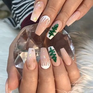 6.1K views · 161 reactions | Christmas tree nails, YAAS or NAHH?  | boohoo.com | Facebook