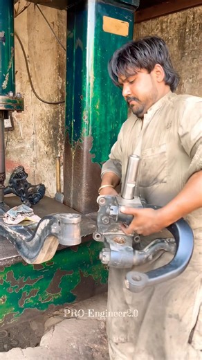 TRUCK Wheel Axle Properly fitting skills #foryou #wheels #axle #mechanic