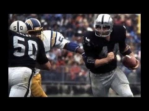 MARV HUBBARD OAKLAND RAIDERS RUNNING BACK 1969 - 1975 (COLGATE)