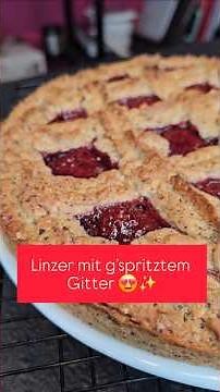 Linzer mit g’spritztem Gitter#linzertorte #weihnachtsbäckerei #kuchenliebe #einfachleckerbysteffi