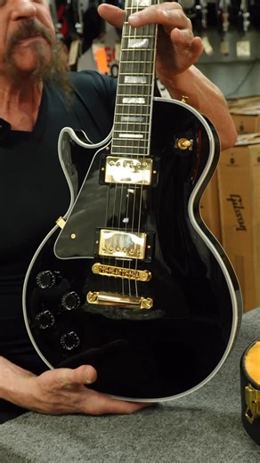 Bizarre Guitar | Calling all left-handed guitarists — this one’s for YOU! 🎶 We just got in a brand-new Left-Handed Les Paul Custom, and it’s nothing short... | Instagram