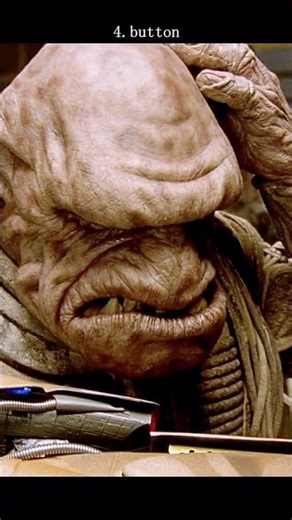 Zorg Tests His ZF-1 Pod Weapon on an Alien 😱 | The Fifth Element (1997) Scene