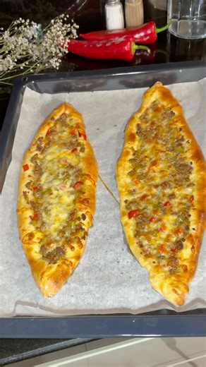 🔥Ev Yapımı Kıymalı Kaşarlı Pide Tarifi😍
