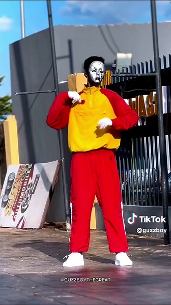 Guzzboy🤖 (@guzzboy) - What do you like about Gozbot🤖?? #robot #edit #foryoupage #lifeforce #guzzboy