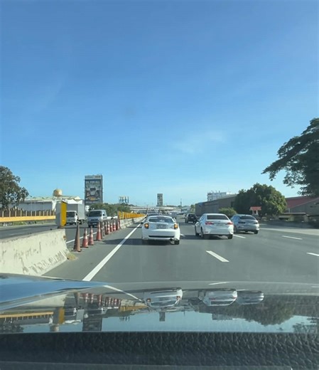 Drivers Show Gratitude with Hazard Lights