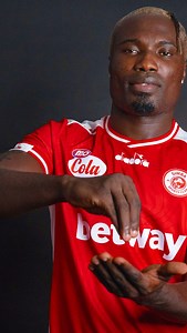 Karibu Simba SC, Jonathan Sowah. Kwa taarifa zaidi tumia Simba App, Simba Mastori (piga 0900010000) au Instagram Subscriptions. #NguvuMoja | Simba SC Tanzania