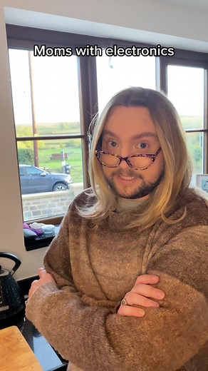 Helping Parents with Technology: A Guide for Tech-Savvy Kids