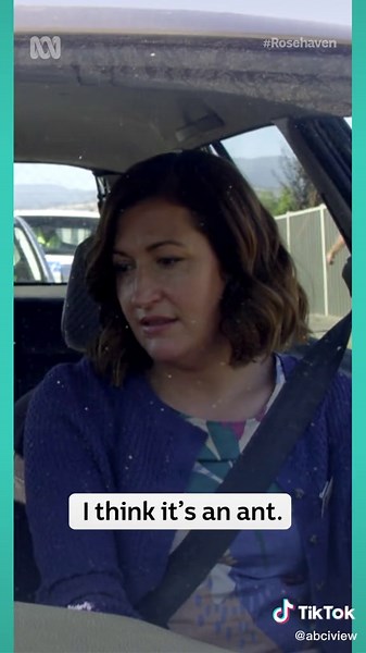 The fear is real. #Rosehaven #Spiders #CeliaPacquola #LukeMcGregor #Australia #Bloopers #BehindTheScenes