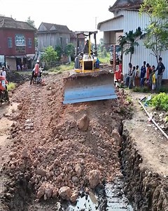 190K views · 1.4K reactions | Next-Level Excavation: Skilled Operators Take on Tough Terrain | Dozer Tv | Facebook